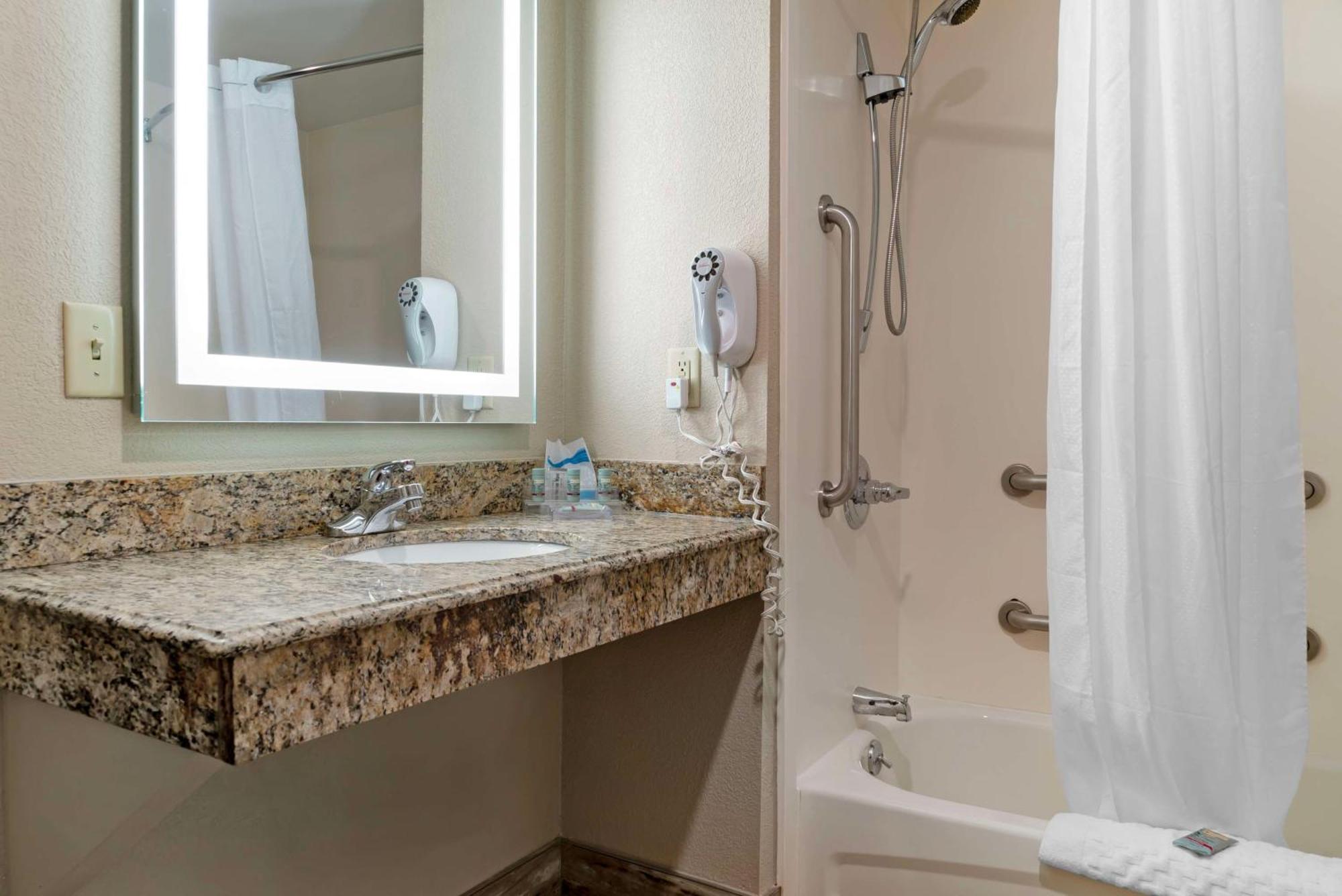 Best Western Executive Inn & Suites Grand Rapids Buitenkant foto
