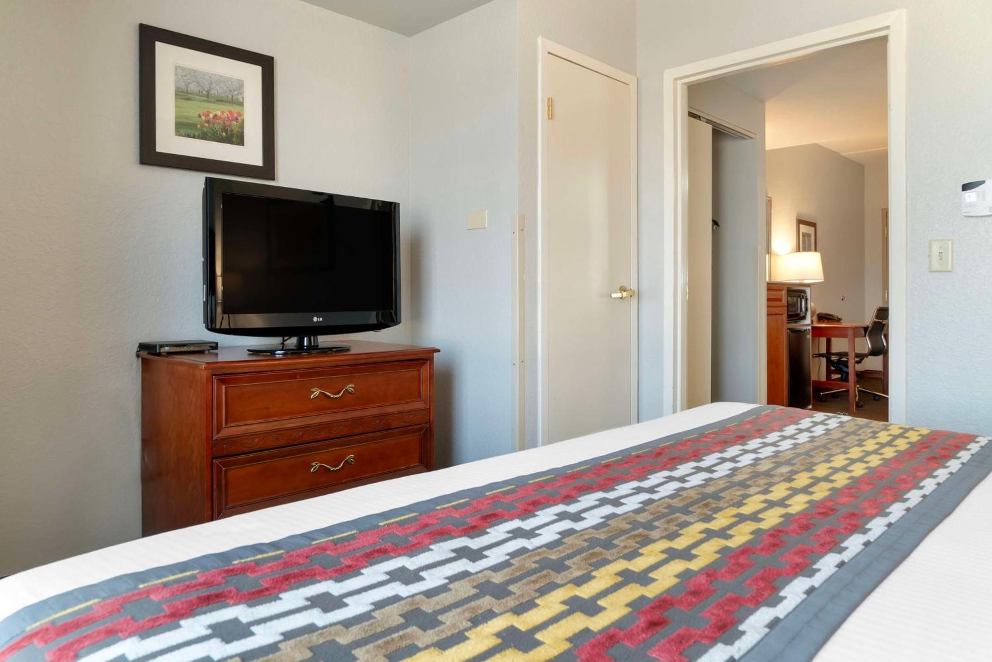 Best Western Executive Inn & Suites Grand Rapids Buitenkant foto